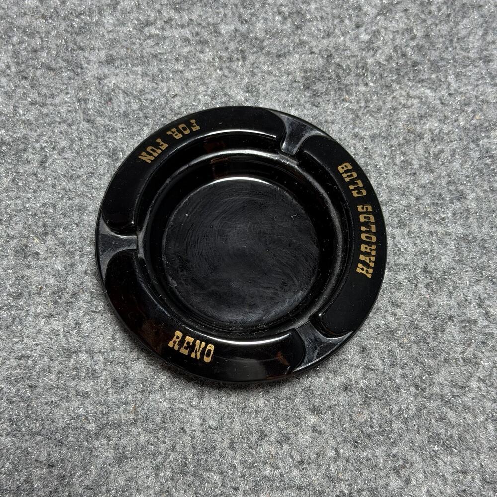 HAROLDS CLUB Reno, Nevada - Casino - Round Black Glass - 4.5” - Ashtray Cigs